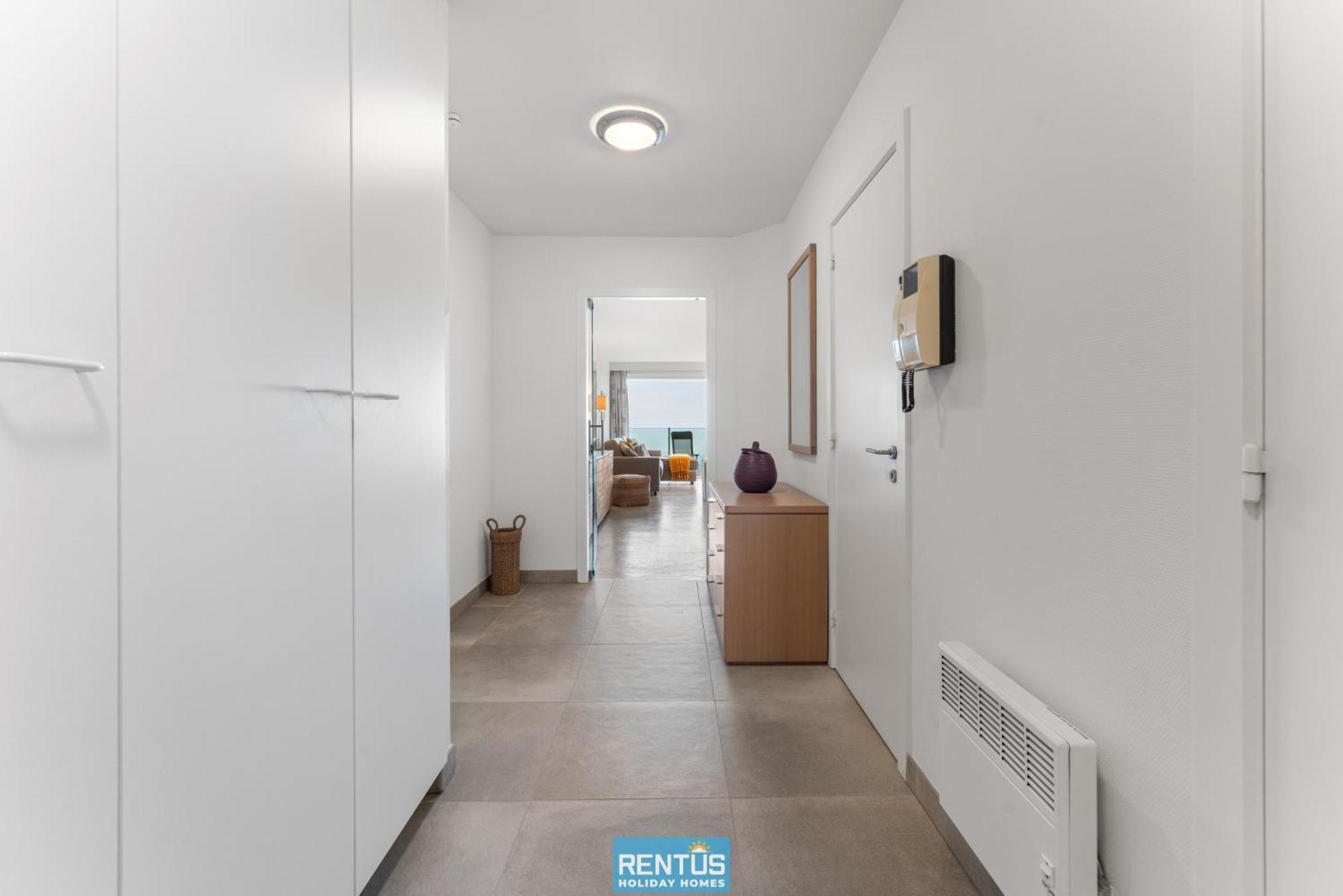 Apartment Optimist - With Sea View And Garage